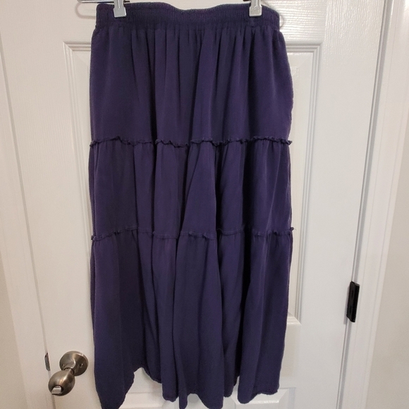 Navy Blue Midi Double Tiered Skirt with Pockets Size Small - Picture 3 of 15